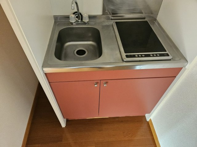 【キッチン】 | レオパレスエスポワール佐古 | 備品や設備仕様は号室により異なります。現地をご確認下さい。