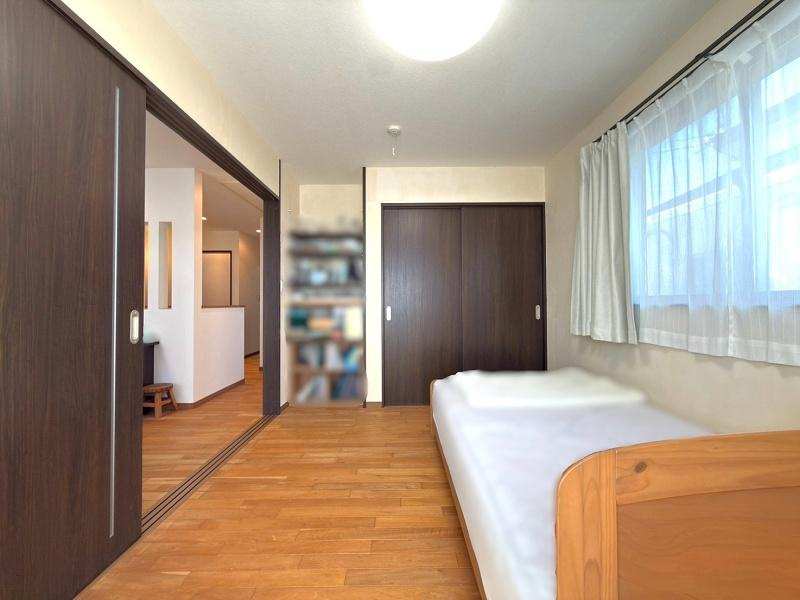 高知市北本町４丁目　中古戸建ての洋室