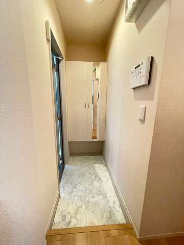 尼崎市長洲西通２丁目のアパートの玄関|きれいな玄関です