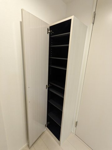 ヴィラ黒川の玄関|103号室シューズボックス