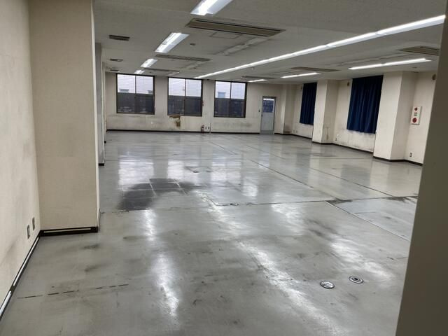 石原ビルの内装|駐車場があります