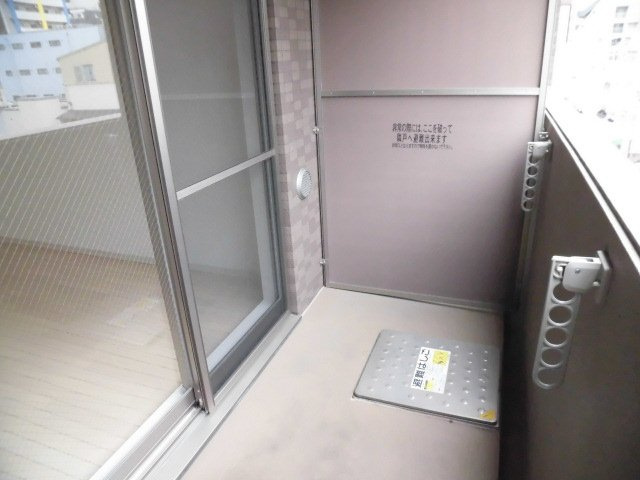 大阪市中央区松屋町住吉の賃貸マンションのバルコニー
