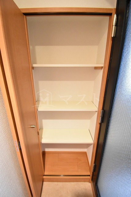 プレサンス中之島公園南の収納