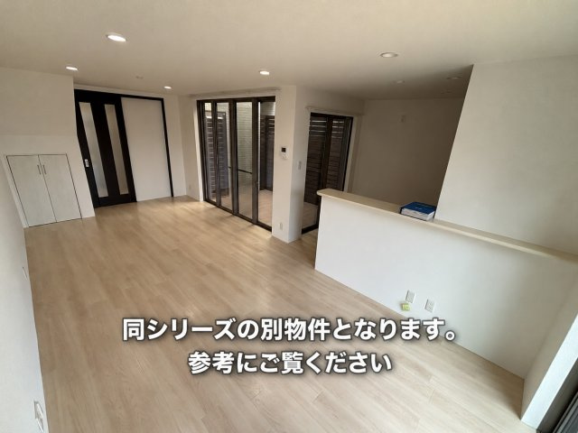 京都市伏見区深草関屋敷町のタウンの居間・リビング