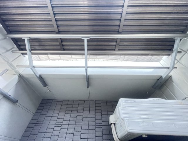 寝屋川市池田本町のアパートのバルコニー