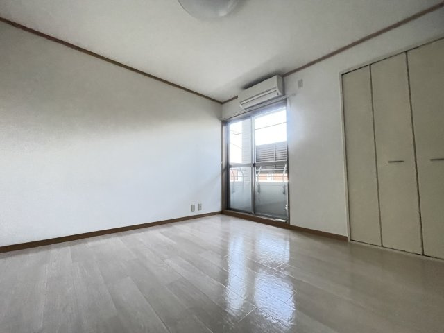 寝屋川市池田本町のアパートの居間・リビング