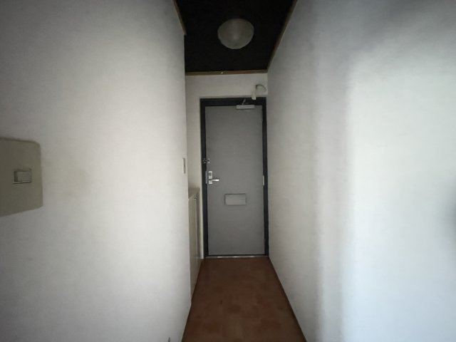 寝屋川市池田本町のアパートの玄関