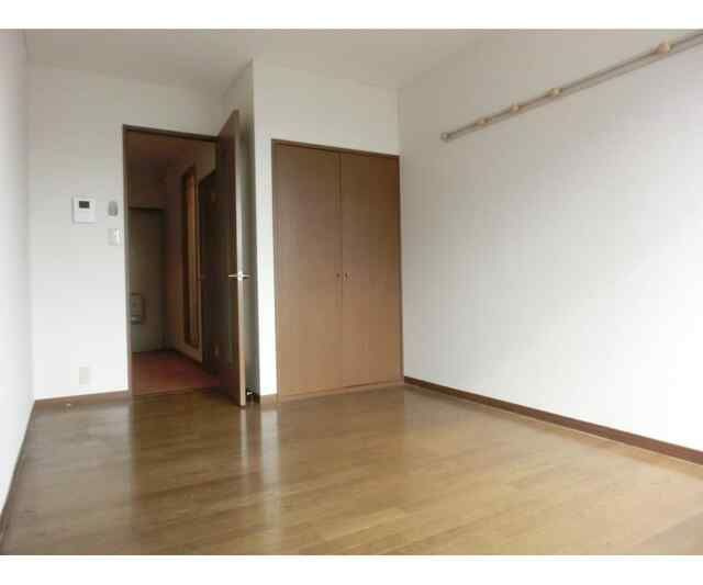 ＢＲＯＷＮＨＯＭＥＳの寝室