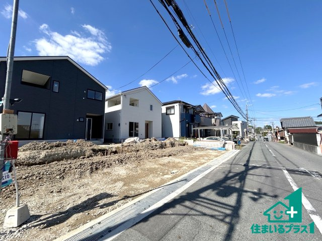 ●北葛飾郡広陵町三吉　第9期　新築一戸建ての前面道路含む現地写真|周辺は閑静な住宅街です。前面道路もしっかりと有りますので車の出し入れも安心ですよ！