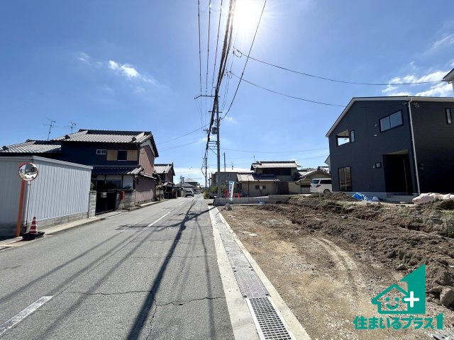 ●北葛飾郡広陵町三吉　第9期　新築一戸建ての前面道路含む現地写真|駅やスーパー、小学校・中学校等日常生活に欠かせない情報や道のりもご紹介いたしますのでお気軽にご相談ください。