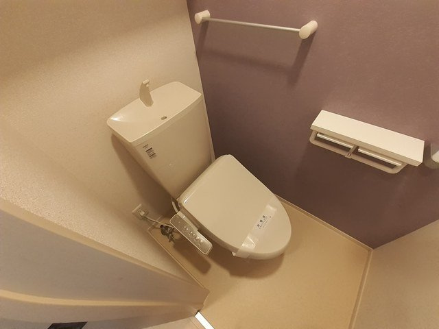 優樹邸のトイレ|落ち着いた色調のトイレです