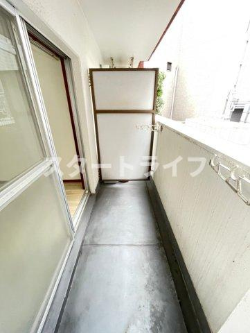 大阪市淀川区西宮原１丁目の賃貸マンションのバルコニー
