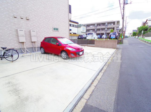 パルテール花小金井の駐車場