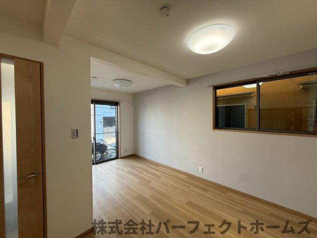 【居間・リビング】の画像
