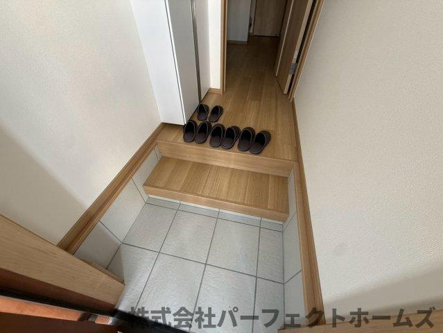 緑町戸建の玄関|きれいな玄関です