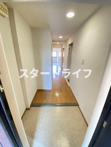 大阪市東淀川区淡路２丁目の賃貸マンションの玄関