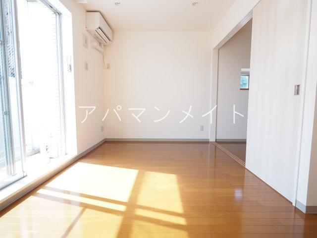 【居間・リビング】 | エストコート | ゆったり過ごせるお部屋です