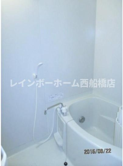 松戸市小金きよしケ丘３丁目のアパートの浴室