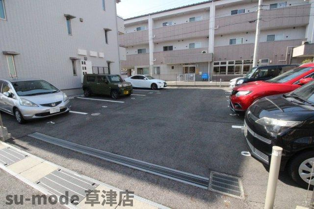 【駐車場】 | メゾン・ドゥ・フォレ | 駐車場です