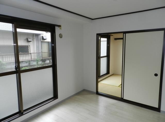 草加市松原５丁目の賃貸マンションの居間・リビング