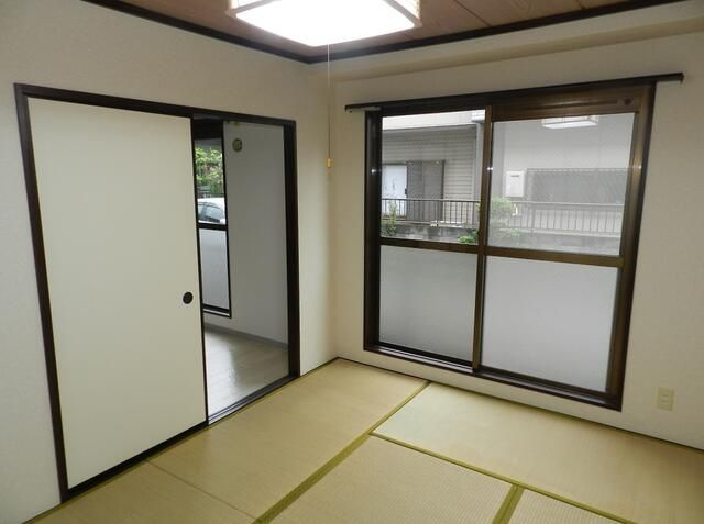 草加市松原５丁目の賃貸マンションの内装