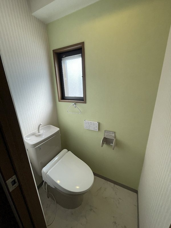 アールグレイ のトイレ|落ち着いた色調のトイレです