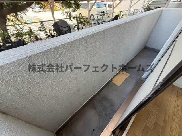 メナール香里園のバルコニー|開放的で明るい空間を演出してくれるバルコニーです