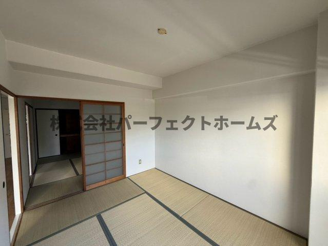 メナール香里園の和室|和室ならではの温かな和の空間で寛ぎの時間を過ごせます