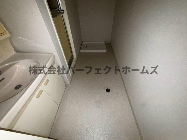 メナール香里園の洗面所|広い洗面スペース