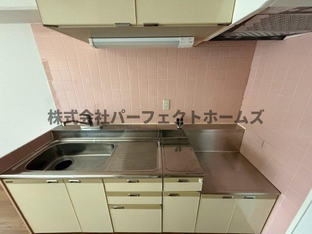 メナール香里園のキッチン|お料理しやすいキッチンです