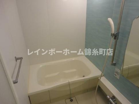 アメニティ本中山の浴室