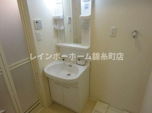 アメニティ本中山の独立洗面台