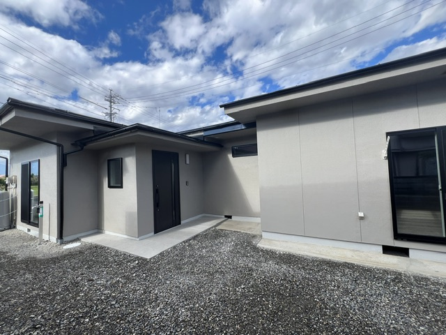 松本市大字島内　中古戸建の外観|昭和49年2月築の木造平屋。見違えるほど清潔で快適な空間です。