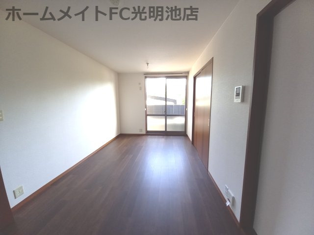 アミ緑町B棟の居間・リビング