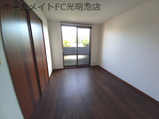 アミ緑町B棟の洋室