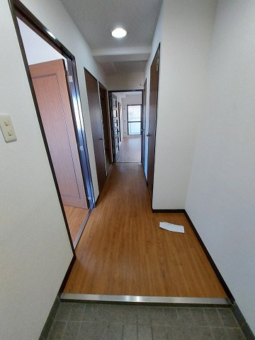 エイチツーオー杭瀬の玄関