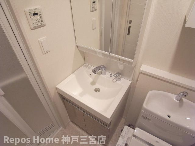 ファーストフィオーレ神戸元町の洗面所
