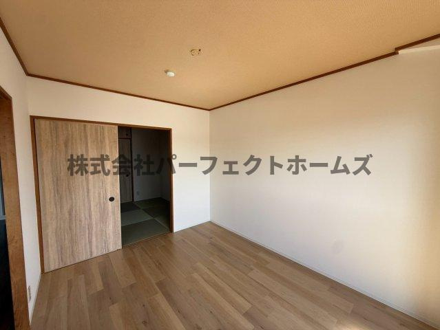 ソシアハイツオクダの洋室|落ち着いた色調の洋室です