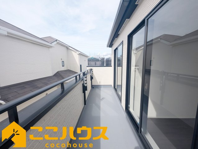 八重瀬町安里3期　グラファーレ　新築戸建て　全2棟　2号棟のバルコニー|【施工例】※同施工の別物件写真