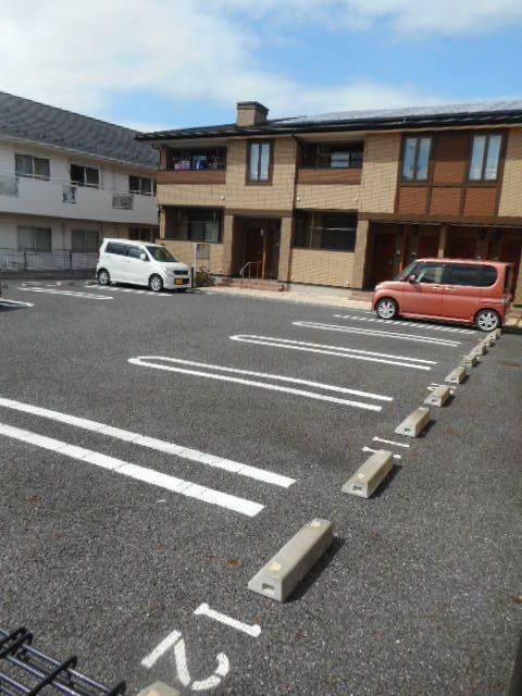 グラン・モンターニュⅡの駐車場