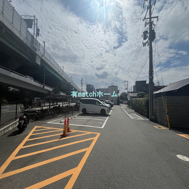 レクシア大日の駐車場