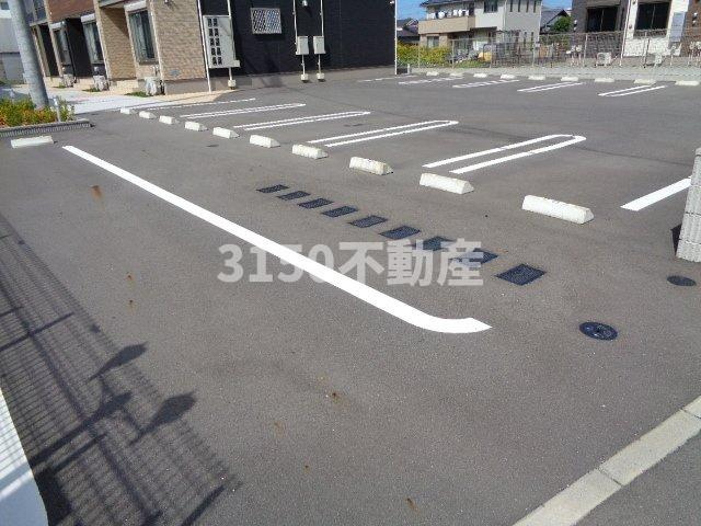 プランドール岐南の駐車場|駐車場に車を止められます