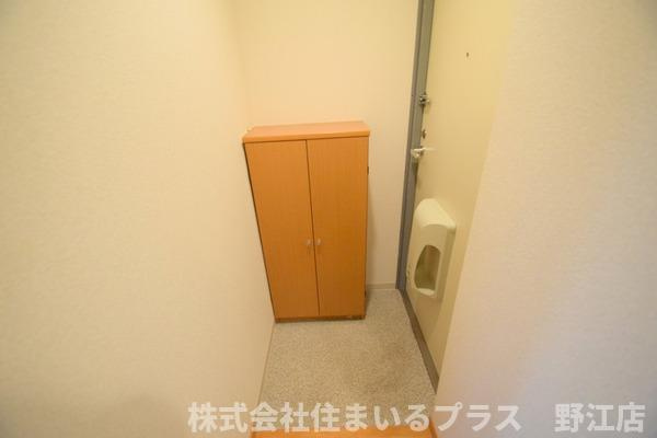 アランフェス京橋の玄関