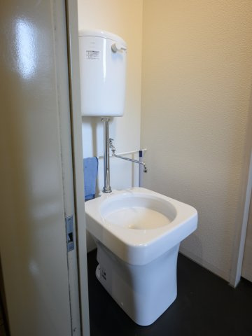 ■【Pet trimmer room】月に数回トリマーさんがきてくれます。足洗い場や水栓トイレも完備されており愛しいペット様に気持ちよくトリミングいて頂けます。