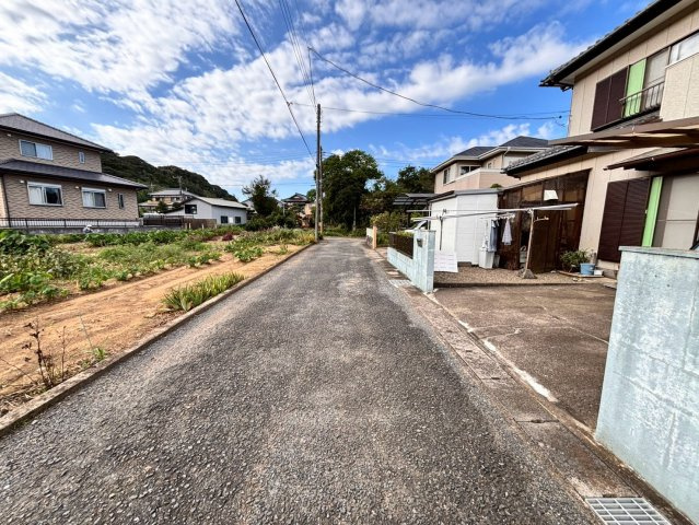 銚子市森戸町　中古戸建の前面道路含む現地写真