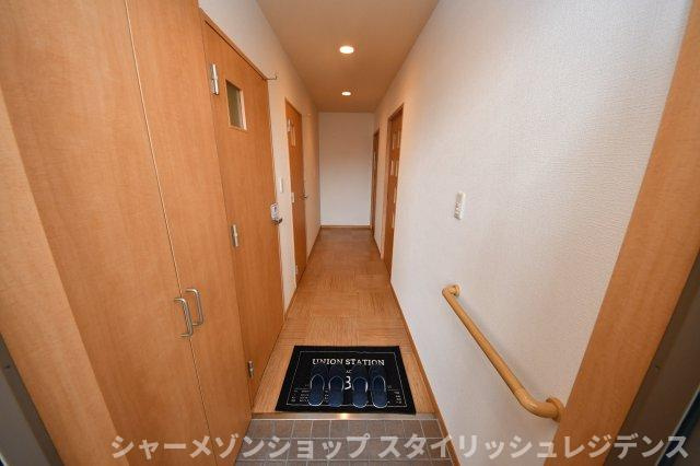 リード真鶴の玄関