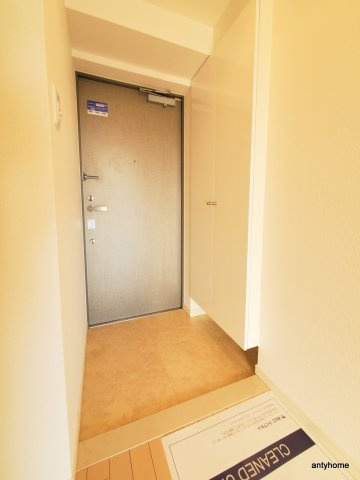レジディア谷町　仲介手数料無料の玄関
