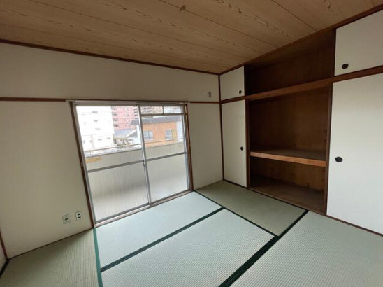 清水ビルの和室