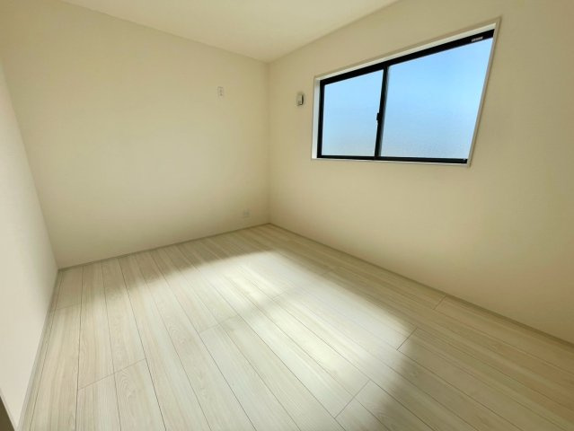 リーブルガーデン御立東7期の洋室