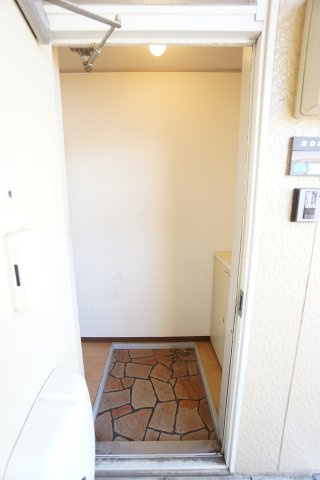 【玄関】 | ハイツゆかり | ※同物件、同タイプ、間取り反転のお部屋です